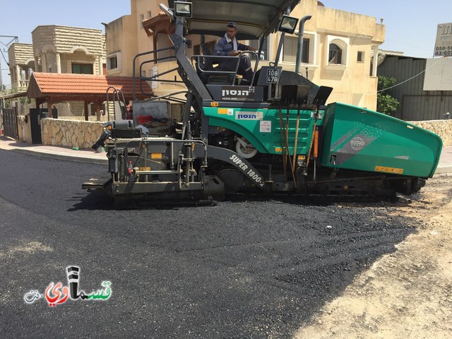 فيديو : تعبيد واتمام عماير ابو سعده بحضور رئيس البلدية المحامي عادل بدير .. والاهالي هذا سفيون دار ابو سعدة 